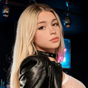 Debby Long, 18 from United States — Snapchat profile