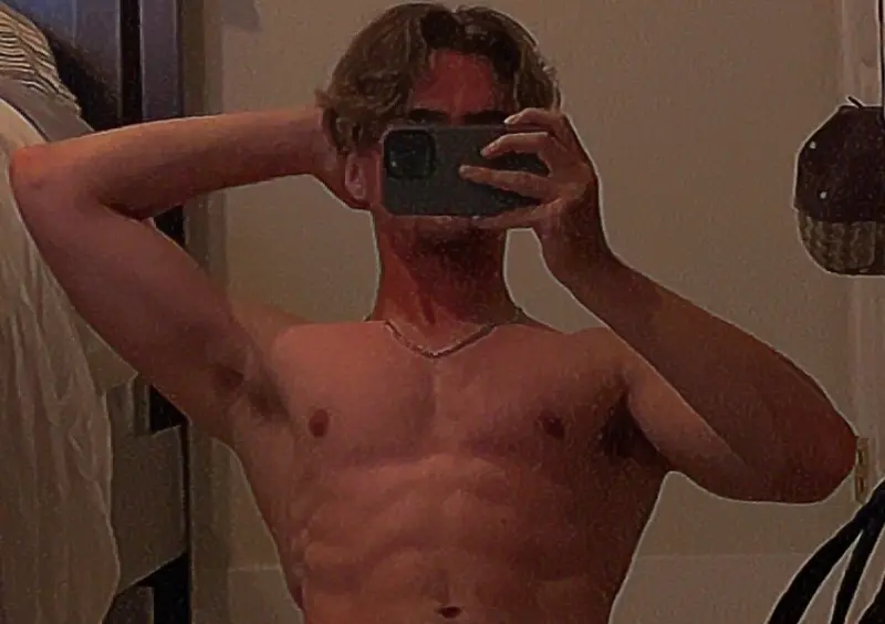 Nick, 21 from United States — Snapchat profile