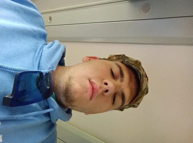 Rj, 18 from United States — Snapchat profile