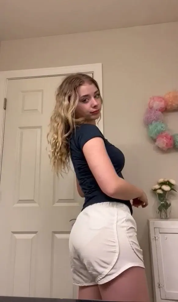 Anna, 18 from Netherlands — Snapchat profile