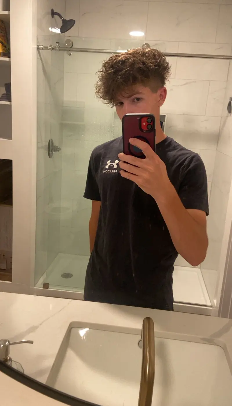 Corey, 18 from United States — Snapchat profile