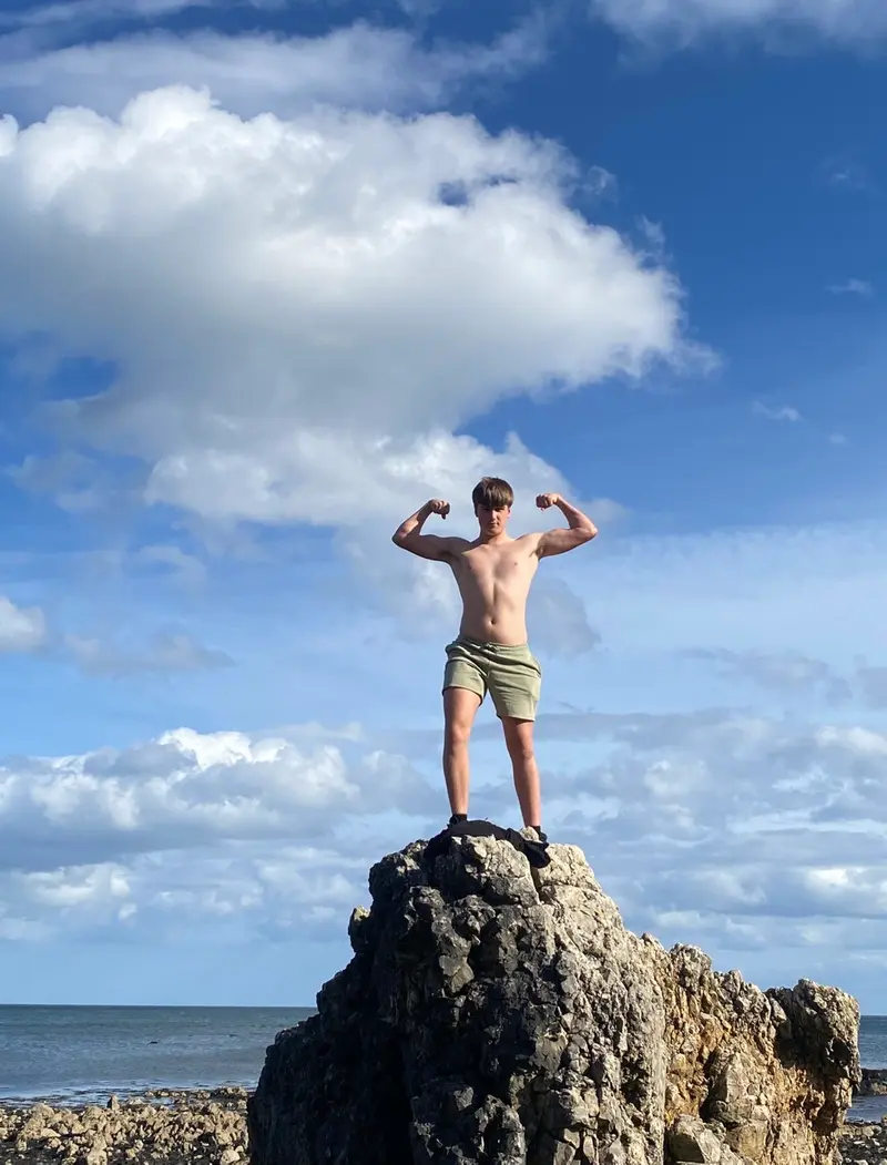 Henru, 18 from United Kingdom — Snapchat profile