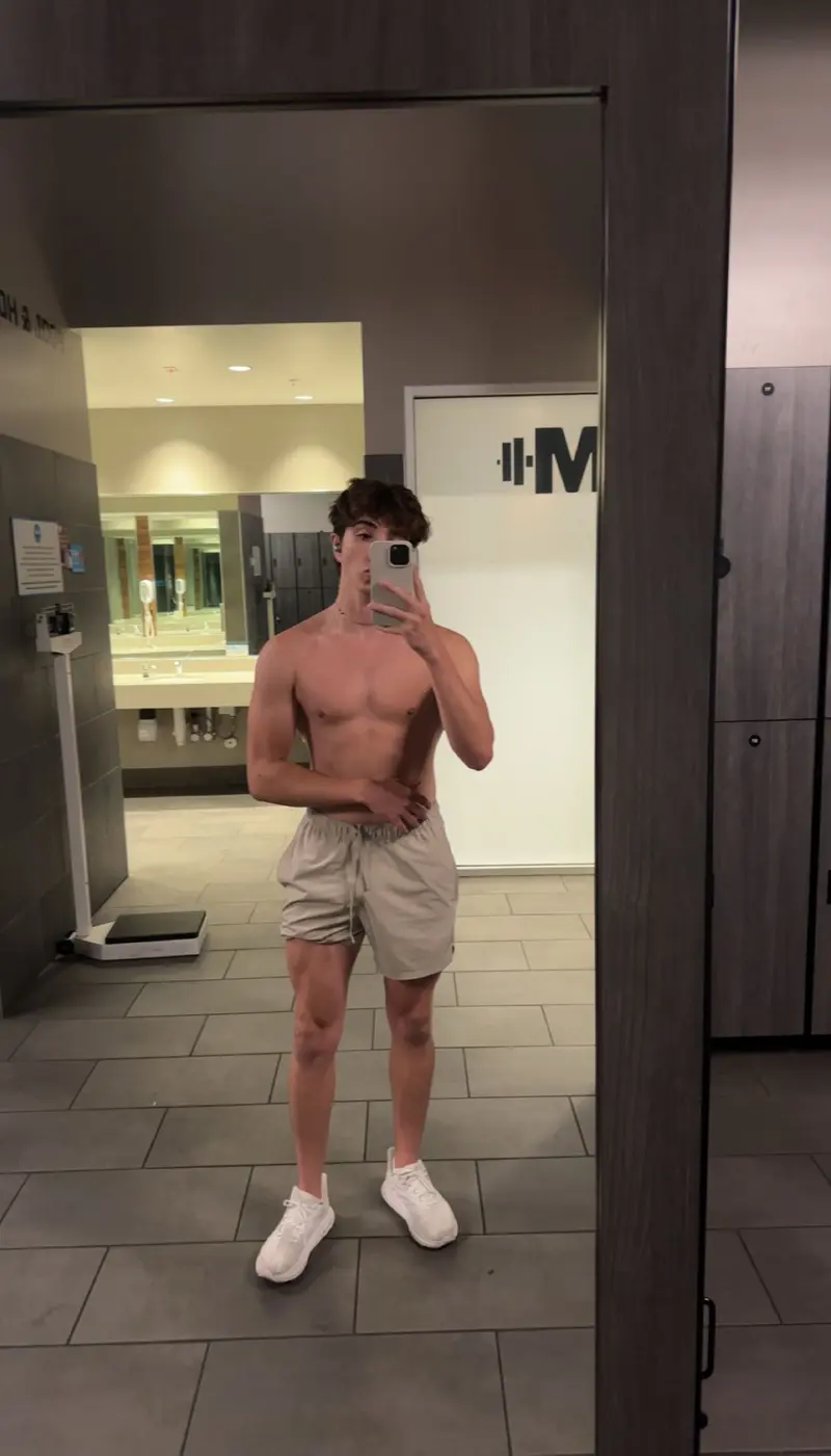 sombr, 24 from United States — Snapchat profile