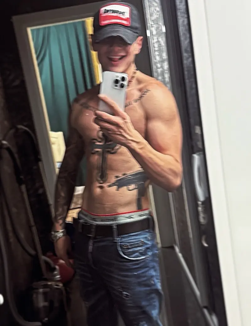 Alex Alex, 23 from United States — Snapchat profile